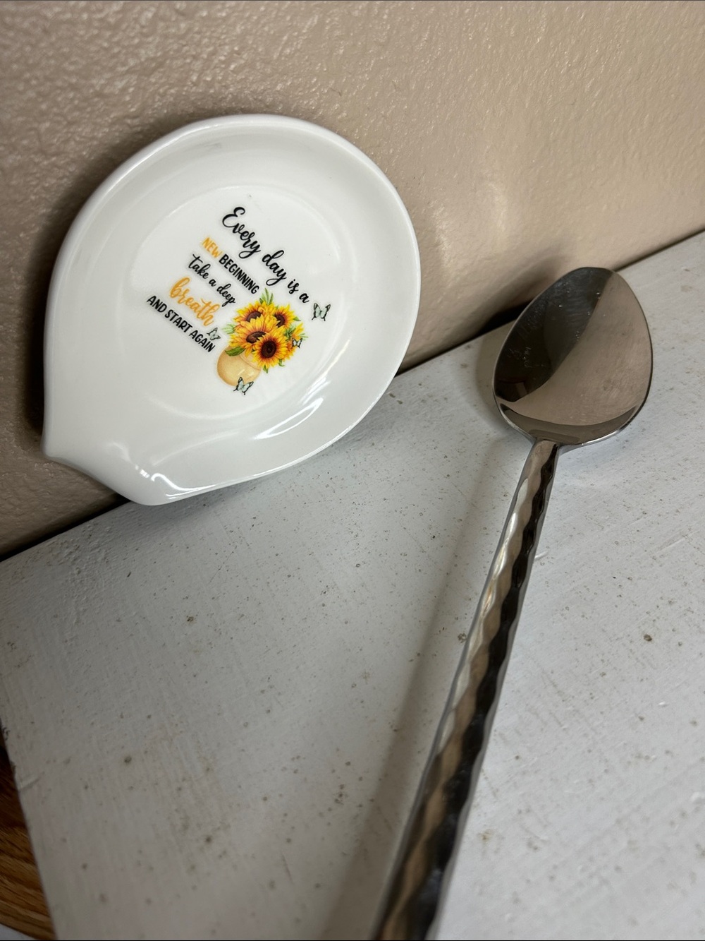 SUNFLOWER Inspirational Spoon Rest - White & Yellow - Picture 3 of 4